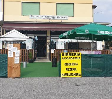 Bar in vendita a Bergamo, Zona Borgo Palazzo, Strada Statale 42 130