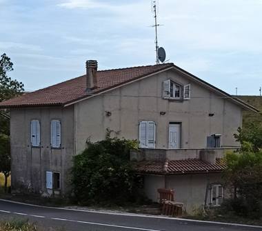 Casa indipendente in vendita a Montecarotto (Ancona)