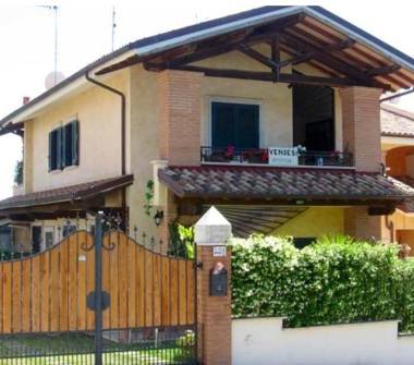 Villetta a schiera in vendita a Anzio, Frazione Lido Dei Pini