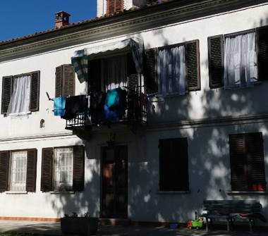 Casa indipendente in vendita a Incisa Scapaccino (Asti), Via Sant'Ambrogio 26