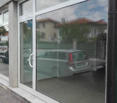 Negozio in affitto a Udine (Udine), Via Mentana 30