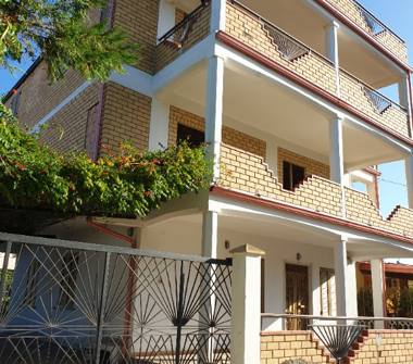 Palazzo/Stabile in vendita a Botricello, Frazione Botricello Superiore, Via Diamante 79