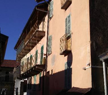 Casa indipendente in vendita a Maccagno con Pino e Veddasca (Varese)