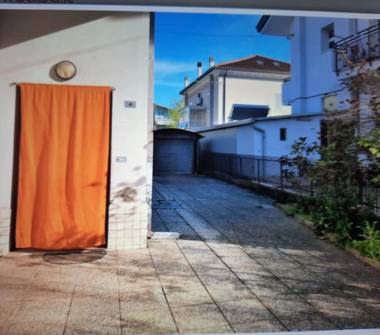 Casa indipendente in vendita a Riccione (Rimini), Viale Vado Ligure 4