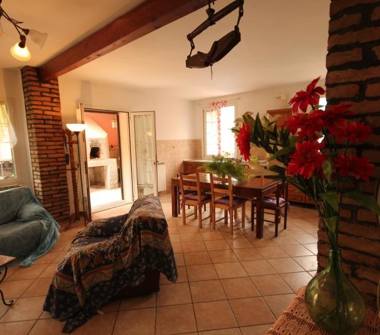 Casa indipendente in vendita a Prelà, Frazione Tavole