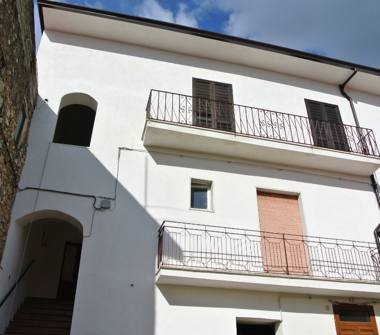 Quadrilocale in vendita a Gioia Sannitica, Frazione Calvisi, Via Capone 9