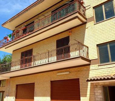 Casa indipendente in vendita a Palombara Sabina, Frazione Cretone, Viale Roma 2