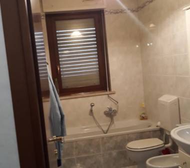 Palazzo/Stabile in affitto a Torino, Zona Pozzo Strada, Via Giovanni Arpino 9