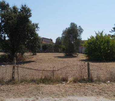Terreno Edificabile Residenziale in vendita a Aprilia, Frazione La Cogna, Via delle Camelie 3