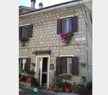 Casa indipendente in vendita a Sant'Angelo del Pesco (Isernia)