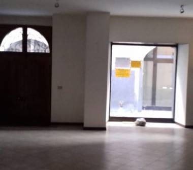 Laboratorio in vendita a Edolo (Brescia), Via Cesare Battisti 25