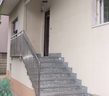 Porzione di casa in vendita a Legnano (Milano), Via Pitagora 14