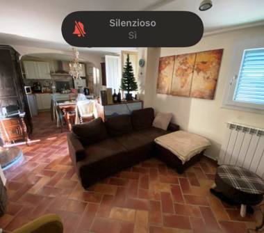 Casa indipendente in vendita a San Severino Marche, Frazione Gaglianvecchio, Località Gaglianvecchio 4