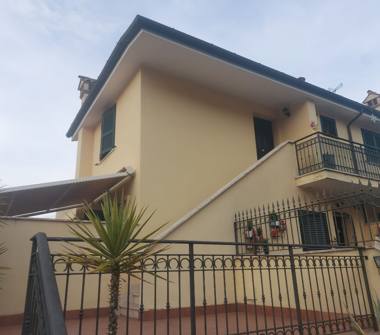 Attico in vendita a Roma, Zona Romanina, Via Gabriella degli Esposti 1