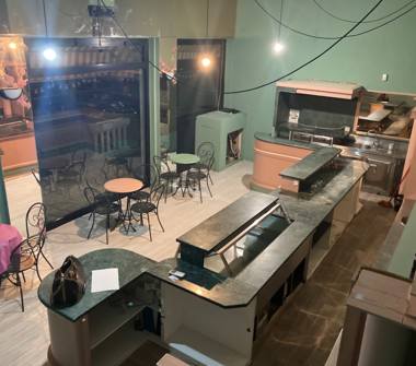 Bar in vendita a Massa, Frazione Marina Di Massa, Via Pisa 29