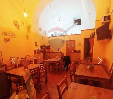 Negozio in affitto a Napoli, Zona Aeroporto Capodichino, Viale Fulco Ruffo di Calabria 46