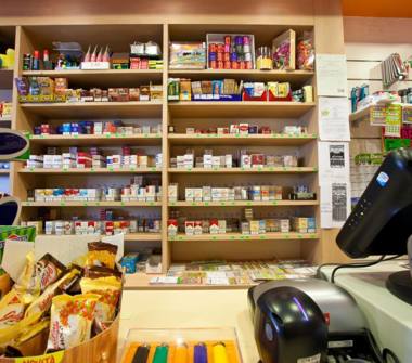 Tabaccheria in vendita a Livorno, Zona Magenta