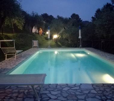 Affitto Rustico/Casale Vacanze a Camaiore, Frazione Montemagno