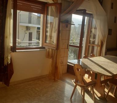 Quadrilocale in vendita a Davoli, Frazione Davoli Marina, Via Corrado Alvaro 5