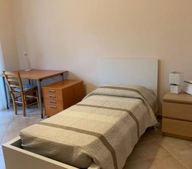 Affitto Stanza Singola a Roma, Zona Romanina, Viale Val Padana 117