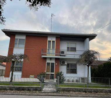 Villa in vendita a Conselice, Frazione Lavezzola