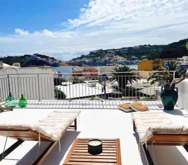 Affitto Appartamento Vacanze a Ponza (Latina), Via Loggia 2