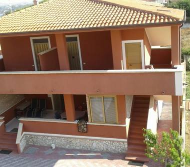 Casa indipendente in vendita a Isola di Capo Rizzuto, Frazione Capo Rizzuto, Via Grande 11