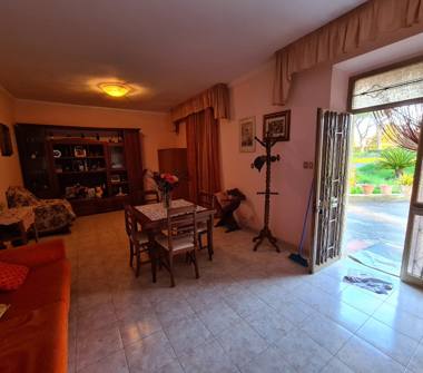 Quadrilocale in vendita a Cisterna di Latina (Latina), Via Guglielmo Marconi 110