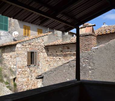 Appartamento in vendita a Tolfa (Roma)