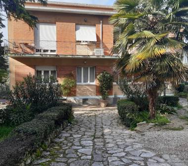 Casa indipendente in vendita a Perugia, Zona Montebello, Strada Tuderte 73c