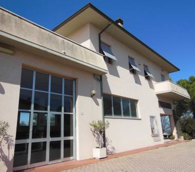 Casa indipendente in vendita a Belvedere Ostrense (Ancona)