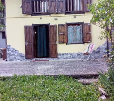 Affitto Rustico/Casale Vacanze a San Giovanni Bianco, Frazione San Pietro D'orzio