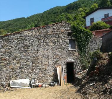 Rustico/Casale in vendita a Fosdinovo, Frazione Canepari, Via Canepari 63