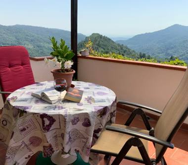 Casa indipendente in vendita a Pescia, Frazione Aramo