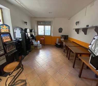 Pizzeria in vendita a Livorno, Zona Fabbricotti, Viale della Libertà 30