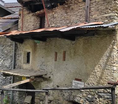 Rustico/Casale in vendita a Cesana Torinese, Frazione Thures, Frazione Thures 100
