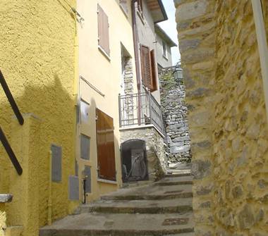 Casa indipendente in vendita a Seravezza, Frazione Fabbiano, Via Verona --