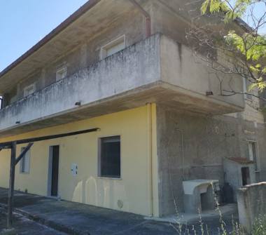 Casa indipendente in vendita a Casalincontrada (Chieti)