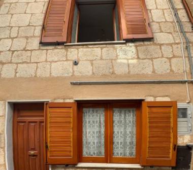 Casa indipendente in vendita a Petralia Sottana (Palermo), Via Trento 9