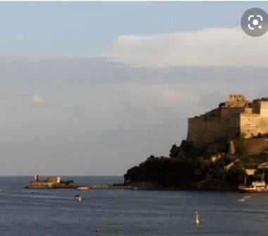 Bilocale in affitto a Bacoli, Frazione Baia, Via Terme Romane 4