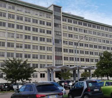 Ufficio in affitto a Napoli, Zona Agnano, Via Agnano Agli Astroni 138