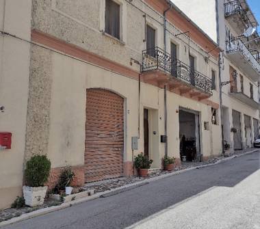 Casa indipendente in vendita a Palmoli (Chieti), Via Roma 84