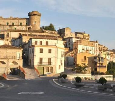 Casa indipendente in vendita a Celenza Valfortore (Foggia), Via Fratelli Bandiera 8
