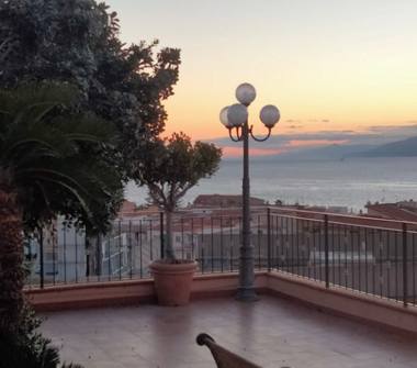 Attico in vendita a Reggio Calabria, Frazione Catona