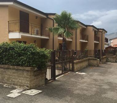 Villetta a schiera in vendita a Galluccio, Frazione San Clemente