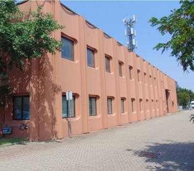 Capannone in vendita a Peschiera Borromeo (Milano), Via Liguria 32