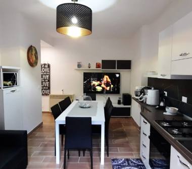 Trilocale in vendita a San Bartolomeo al Mare (Imperia), Via Baudine 43