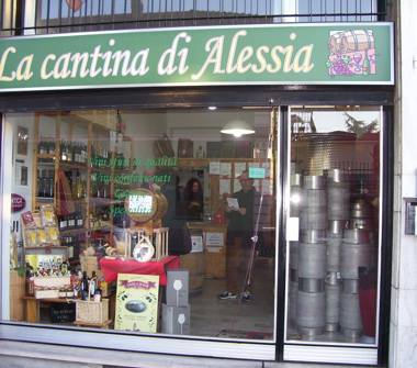 Negozio di alimentari in vendita a Vaprio d'Adda (Milano), VIALE MONTE GRAPPA 17