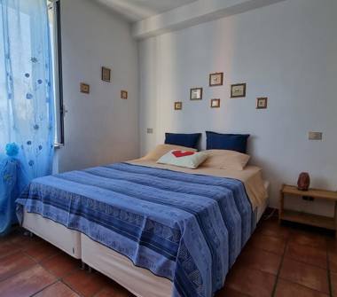 Affitto Appartamento Vacanze a Albenga, Frazione Bastia, via Becchignoli 14