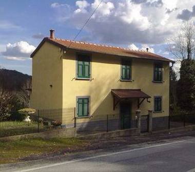 Villa in vendita a Borghetto di Vara (La Spezia)